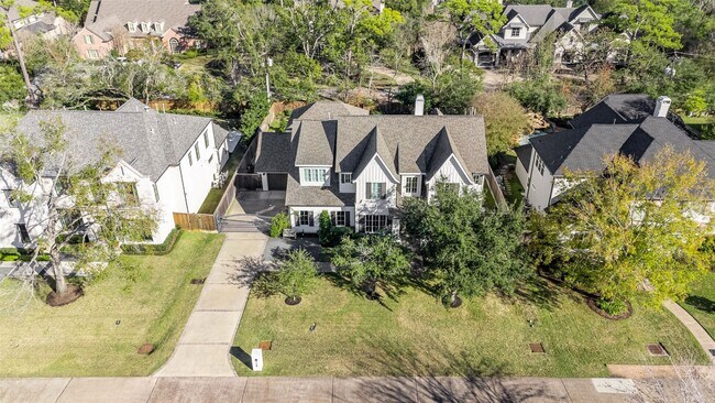 Building Photo - 718 Magdalene Dr