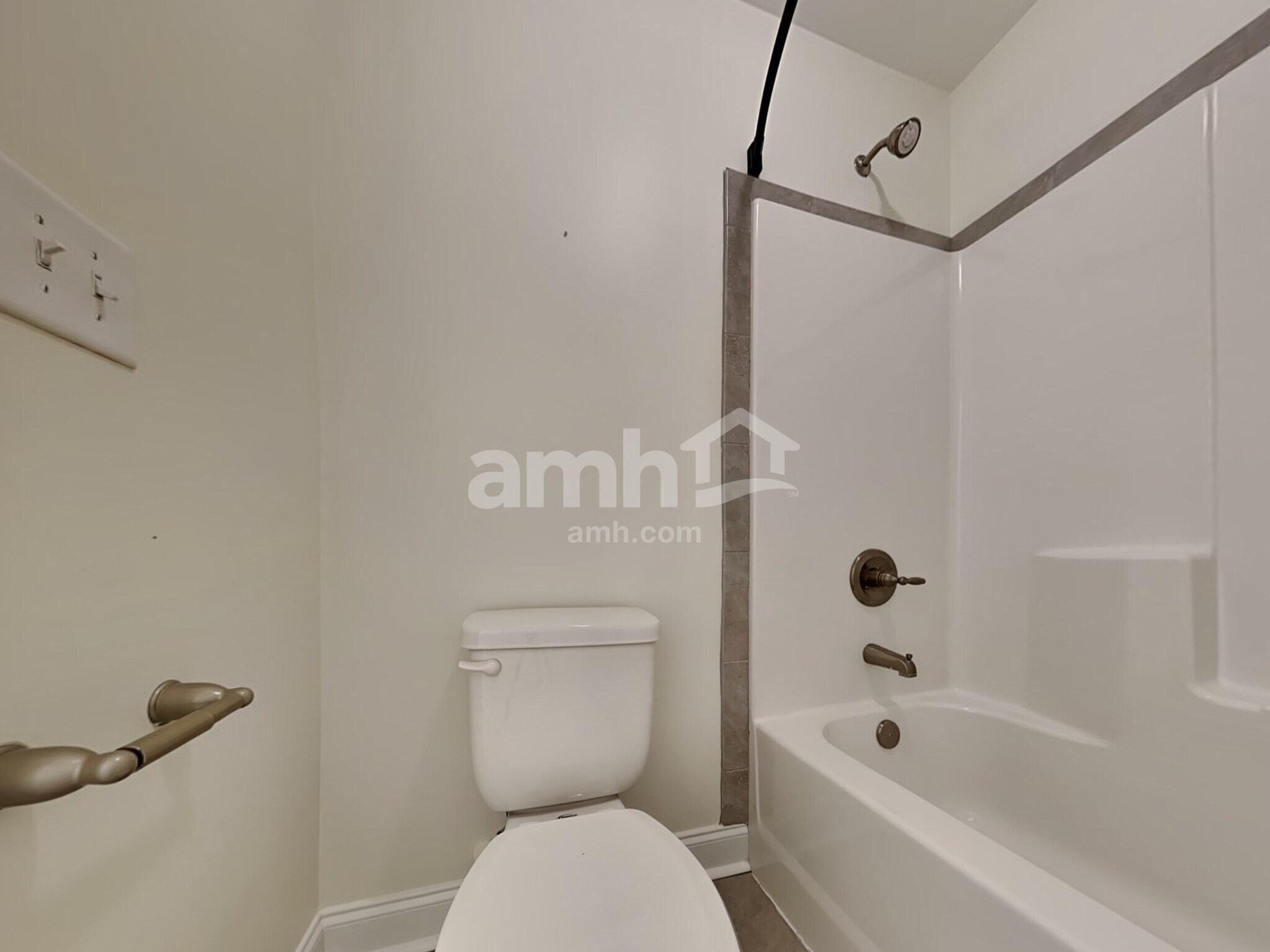 Building Photo - 101 Doral Blue Dr