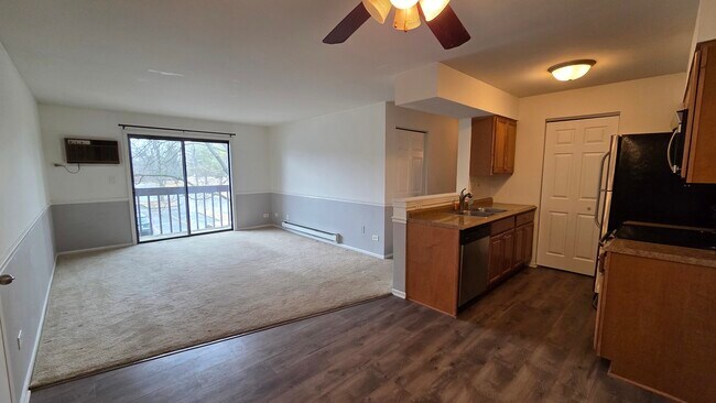 Building Photo - 627 S Virginia Rd