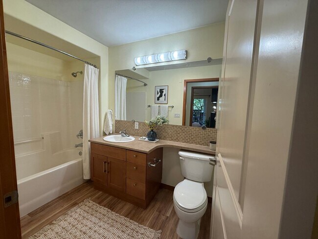 Building Photo - Sausalito Condominiums - West Seattle