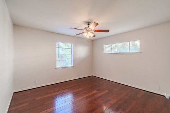 Building Photo - 6106 Averill Way
