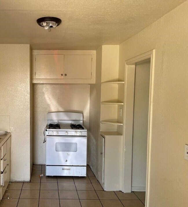 Building Photo - 409-411 Babb Drive