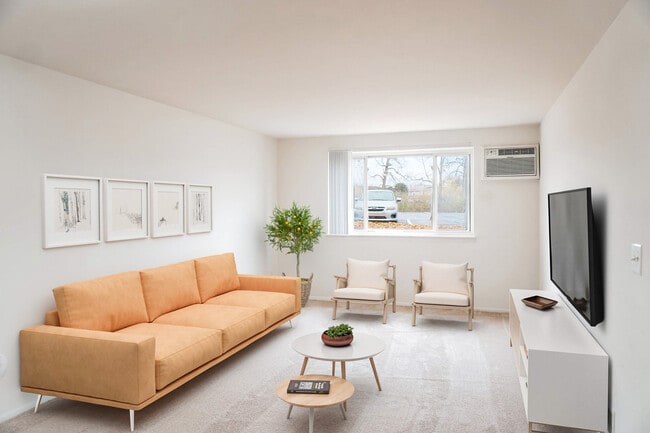 Building Photo - Evergreen