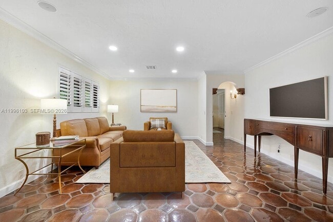 Building Photo - 226 Chilean Ave