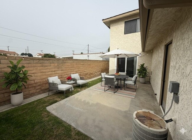 Building Photo - 9076 Cedar St