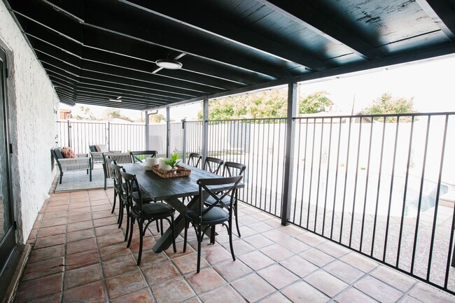 Building Photo - Stunning Remodel near Old Town!