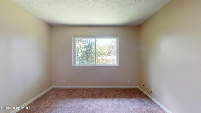 Building Photo - 7074 Wildwood Cir