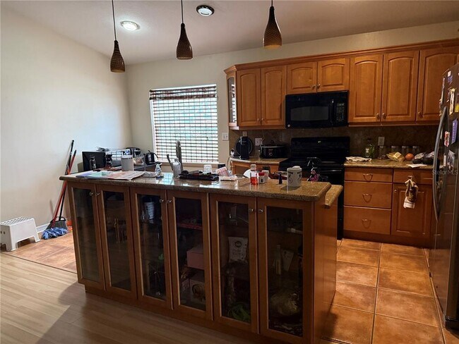 Building Photo - 10457 Crestfield Dr