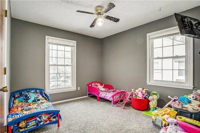 Building Photo - Spacious 3bd/2ba House in Independence, MO!