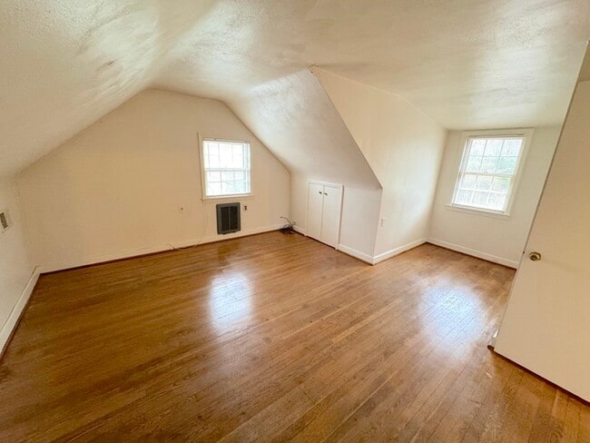 Building Photo - 1313 Frank St