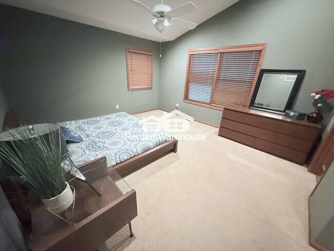 Building Photo - 15420 Plumstone Dr