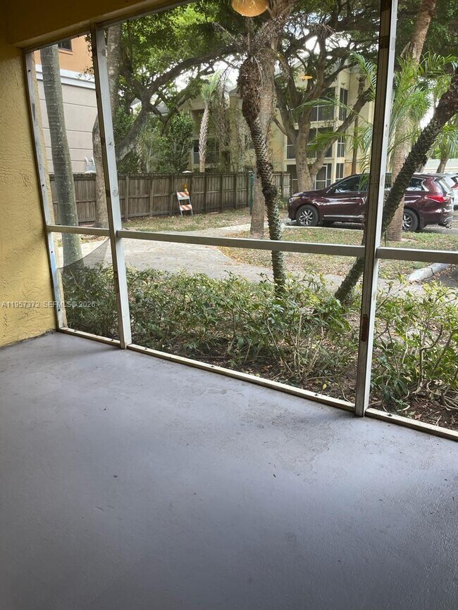 Building Photo - 5628 Rock Island Rd