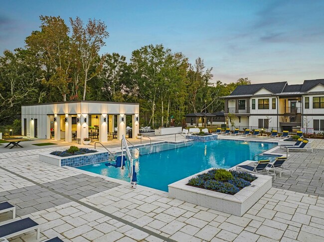 Building Photo - 1559 W 9 Mile Rd