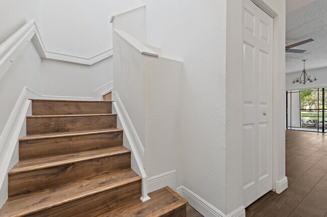 Building Photo - 2806 Veronia Dr