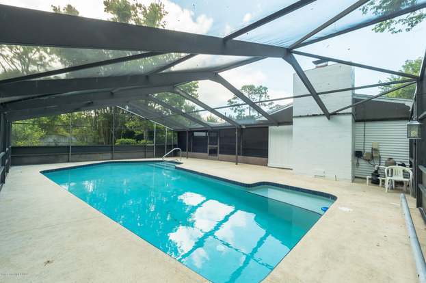 Building Photo - 2904 Sabal Palm Dr