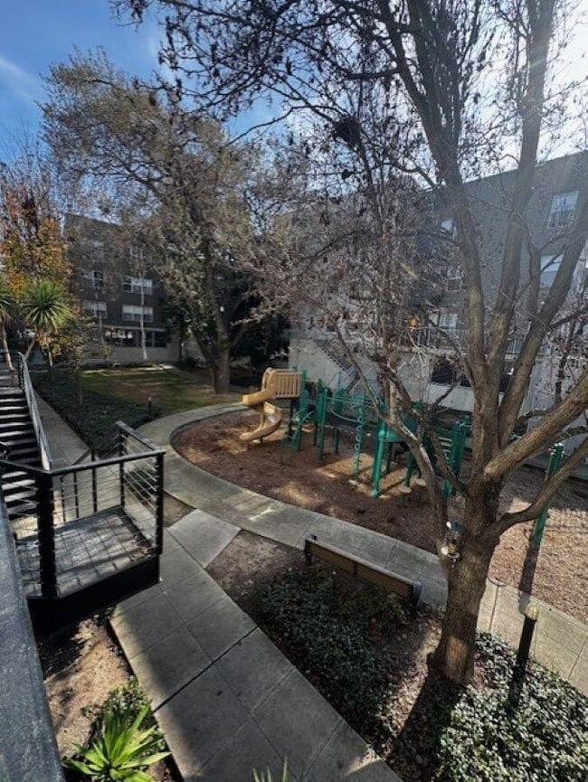 Building Photo - 42 Iron Horse Ln