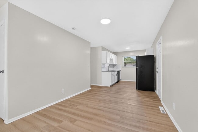 Building Photo - 1811 Stetson Rd