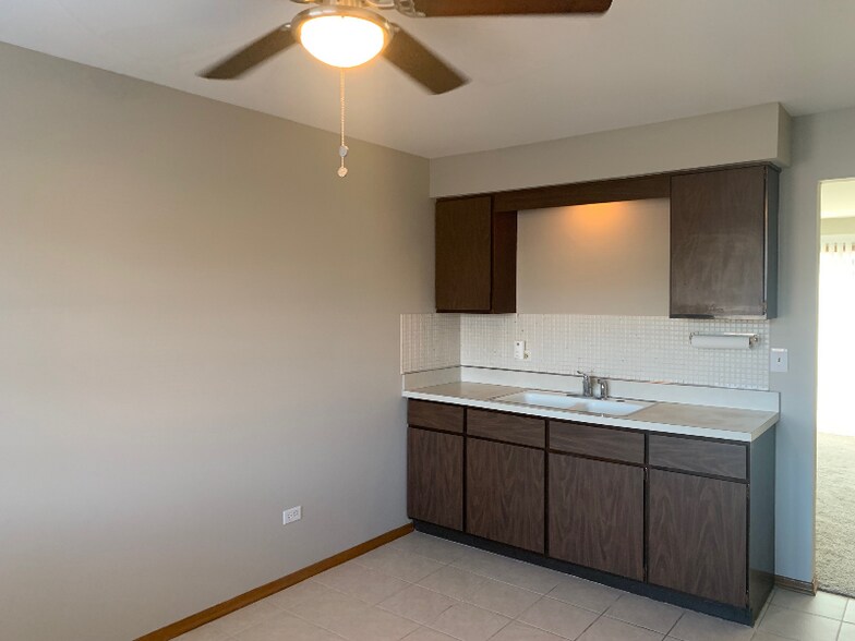 Building Photo - 9720 Ravinia Ct