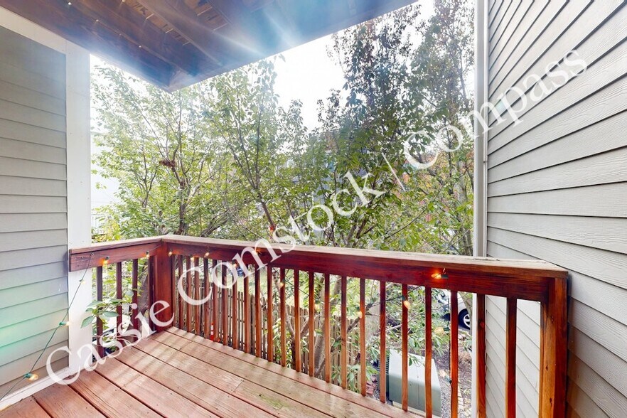 Deck off of primary bedroom - 111 W 8th St