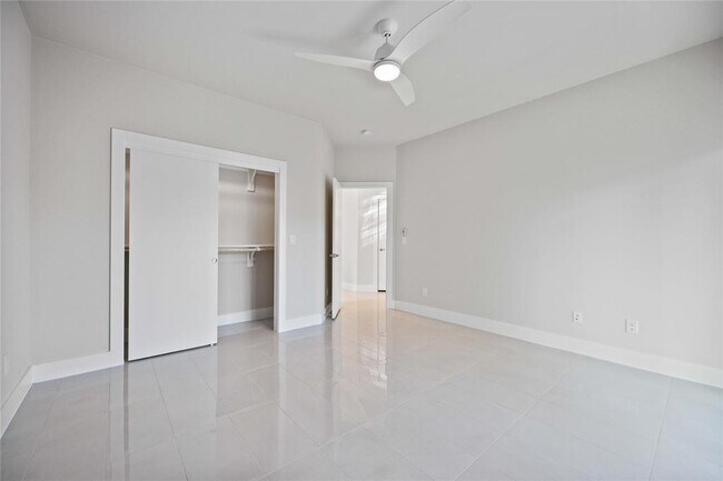 Building Photo - 5314 Suez St
