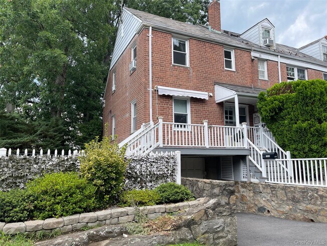 Building Photo - 1058 Palmer Ave