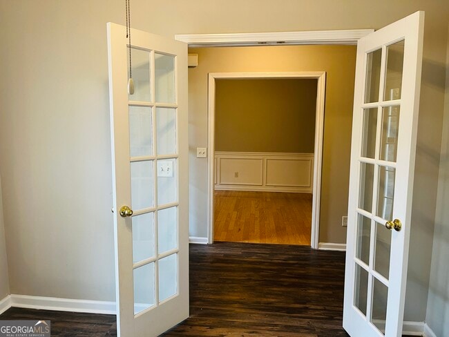 Building Photo - 50 Rock Mill Ct