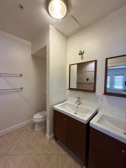 Building Photo - 6 Giles Park