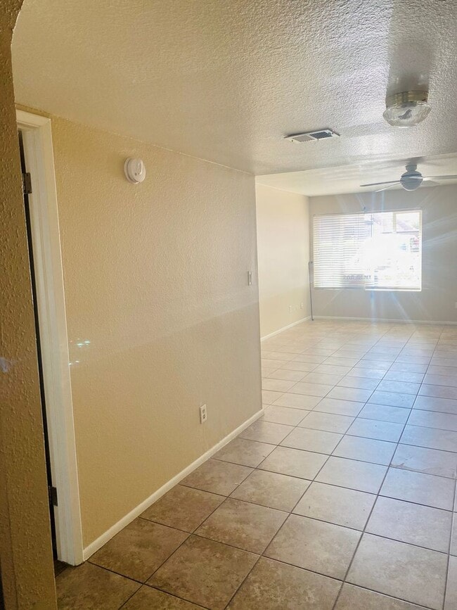 Building Photo - Great Location in Mesa