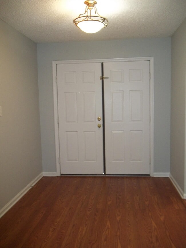 Building Photo - 3701 Dorset Way