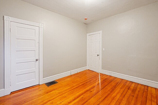 Building Photo - 381 Adams St