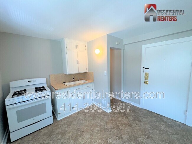 Primary Photo - 8020 W Becher St