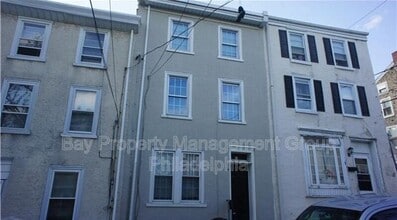 Building Photo - 128 Jamestown Ave.