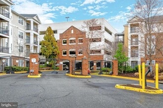 Building Photo - 12925 Centre Park Cir