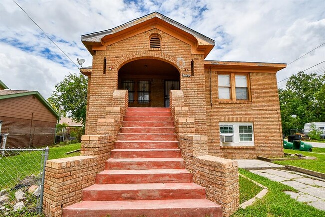 Building Photo - 5049 Jefferson St