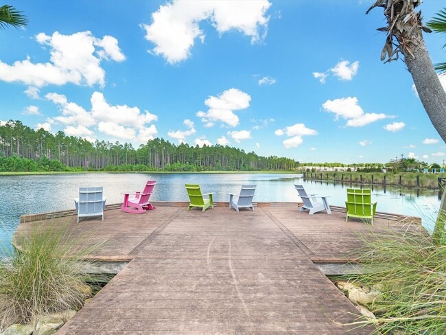 Building Photo - Resort-Style Living in a Spacious 4-Bedroo...