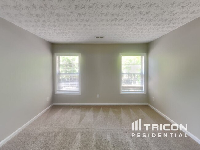 Building Photo - 1027 Maple Leaf Dr