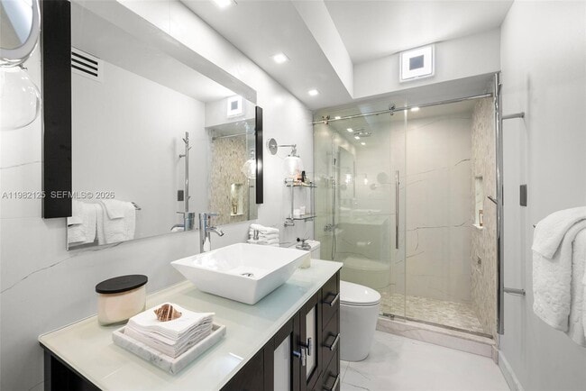 Building Photo - 4300 N Ocean Blvd