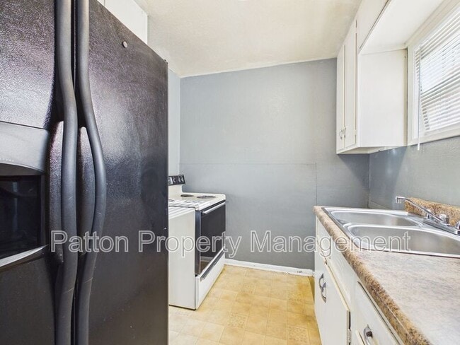 Building Photo - 2805 Duncan Dr