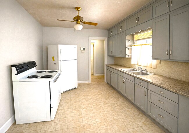 Building Photo - 1405 N Mount Street