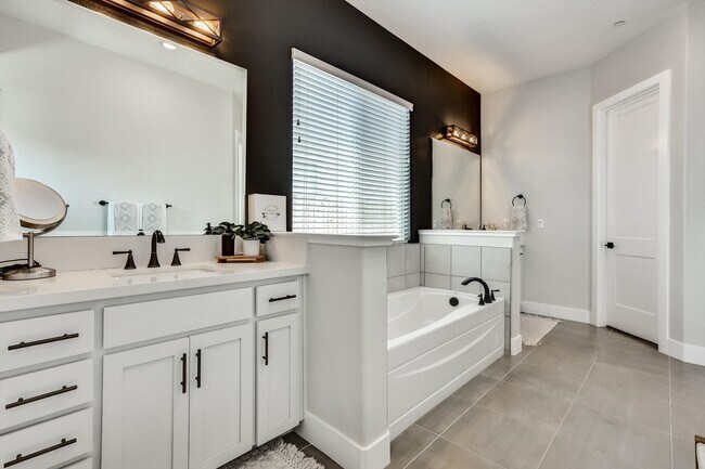 Building Photo - 3073 Bramblewood Way