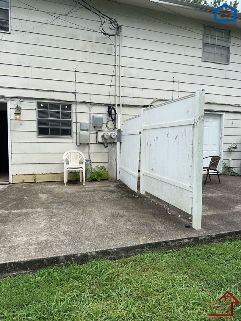 Building Photo - 4127 Wilkesview Dr