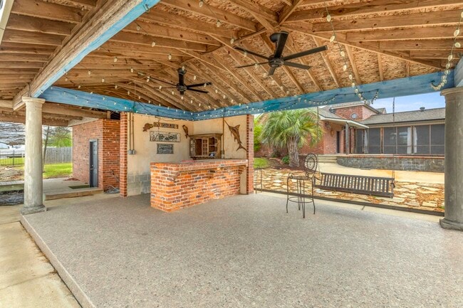 Building Photo - 4329 Edgewater Dr