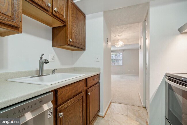 Building Photo - 8483 Aurora Ct