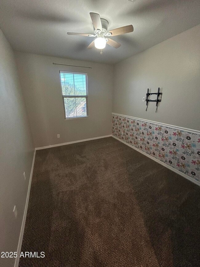 Building Photo - 25930 N Thornhill Dr