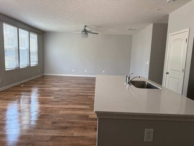 Building Photo - 6599 Seabiscuit Rd