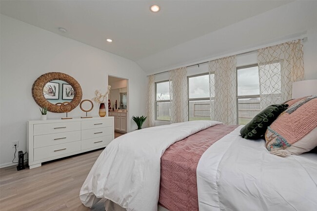 Building Photo - 21119 Bella Coral Dr