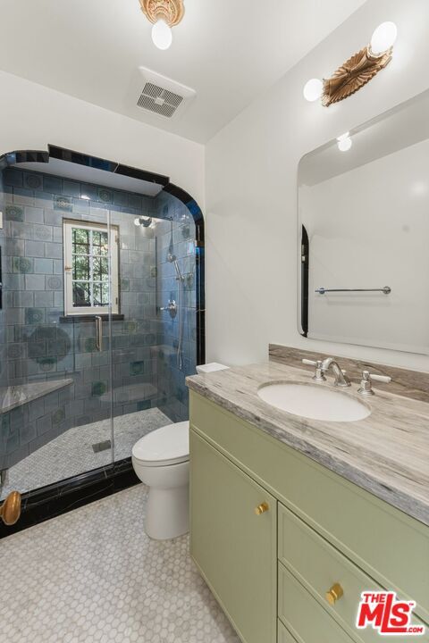 Building Photo - 125 N Orange Dr