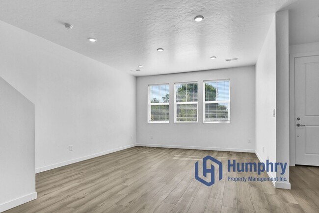 Building Photo - Brand New Home in Desirable Eagle