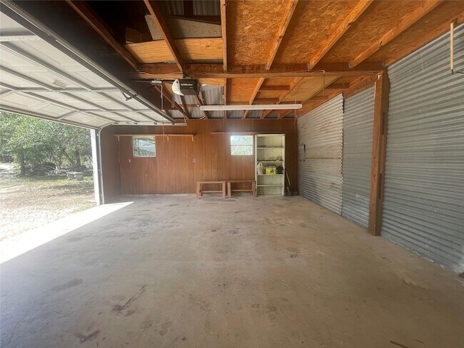 Building Photo - 1550 Alpine Trail
