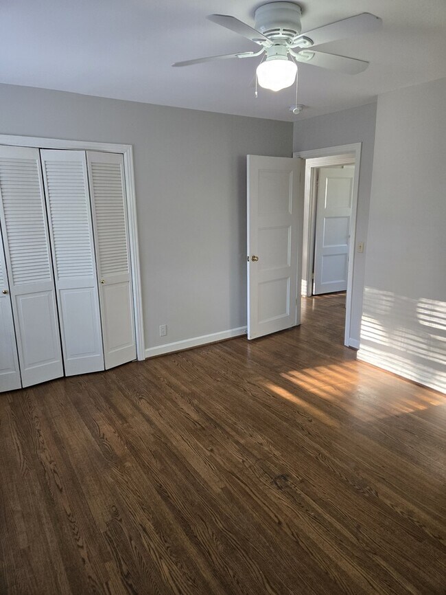 Building Photo - One-level living!